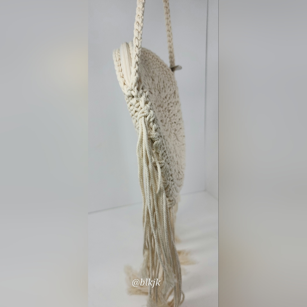 Sun n Sand Crossbody Crochet Fringe Bag *Natural* EUC - Picture 5 of 9